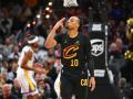 Darius Garland, una de las principales figuras de estos nuevos Cleveland Cavaliers celebra un triple en el último cuarto