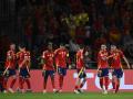 La selección española celebra el gol de Yeremi Pino