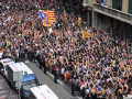 Protesta independentista frente a la comisaría el 3 de octubre de 2017
