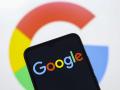 El logo de Google en la pantalla de un teléfono
