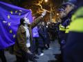 Protestas en la capital georgiana, Tiflis, tras anunciarse la congelación de las negociaciones de ingreso a la UE