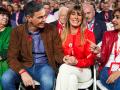 El Presidente del Gobierno, Pedro Sánchez (i) su esposa Begoña Gómez (c) y la vicepresidenta primera del Gobierno y vicesecretaria general del PSOE, María Jesús Montero (d) durante la clausura del 41º Congreso Federal del PSOE en el Palacio de Congresos y Exposiciones. A 1 de diciembre de 2024, en Sevilla, Andalucía (España). El 41º Congreso Federal del PSOE concluye en Sevilla con su jornada de clausura celebrada en Fibes. Durante el evento, se trazaron las líneas estratégicas del partido para los próximos años, destacando el compromiso con las políticas sociales, la igualdad y la sostenibilidad. La clausura contó con la presencia de destacados líderes socialistas y delegados de todo el país.

Francisco J. Olmo / Europa Press
01/12/2024