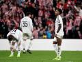 Los jugadores del Real Madrid se lamentan en San Mamés