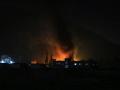 El humo se eleva en las afueras de la capital siria, Damasco, tras los ataques aéreos israelíes