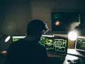 hacker enfadado