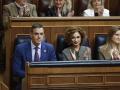 Pedro Sánchez, y las vicepresidentas primera, María Jesús Montero (c) y tercera, Sara Aagesen