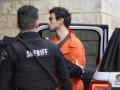 Luigi Mangione, acusado por la muerte de Brian Thompson, en su llegada a los juzgados