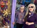 La cantante Alaska tapó su ojo izquierdo con un parche