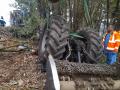 Lugar del siniestro en el que falleció un hombre tras volcar su tractor en Boiro

REMITIDA / HANDOUT por BOMBEIROS RIBEIRA
Fotografía remitida a medios de comunicación exclusivamente para ilustrar la noticia a la que hace referencia la imagen, y citando la procedencia de la imagen en la firma
28/12/2024