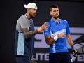 Nick Kyrgios y Novak Djokovic, durante un partido de dobles