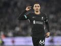 Trent Alexander-Arnold celebró su gol con un gesto de 'hablar' que genera confusión en los aficionados del Liverpool