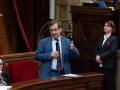 El conseller de Política Lingüística de la Generalitat, Francesc Xavier Vila, en el Parlament