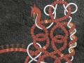 Imagen inspirada en las tallas de serpentinas que se encuentran en las piedras rúnicas de la época vikinga, con las runas de las bases del ADN A, T, G y C.

REMITIDA / HANDOUT por OLIVER UBERTI.
Fotografía remitida a medios de comunicación exclusivamente para ilustrar la noticia a la que hace referencia la imagen, y citando la procedencia de la imagen en la firma
02/1/2025