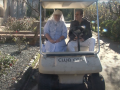 Una captura de pantalla del último vídeo de las exmonjas de Belorado, cochecito de golf incluido