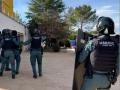 Detención de los supuestos líderes de la secta instalada en un chalet de la Pobla Tornesa, Castellón
