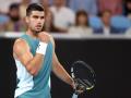 Carlos Alcaraz celebra la victoria en su debut en Australia