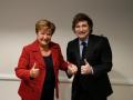 La directora gerente del FMI, Kristalina Georgieva, y el presidente de Argentina, Javier Milei
