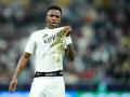 Vinicius besa el escudo del Real Madrid en un partido de esta temporada