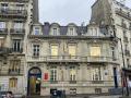 Edificio situado en el número 11 de la Avenida Marceau de París que alberga la biblioteca del Instituto Cervantes