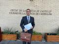 Antonio Ortolá, portavoz de Vox en el Ayuntamiento de Castellón, presentando la querella contra un concejal de Comprmís por allanamiento de despacho