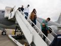 Los deportados llegan a Colombia en el primero de los aviones