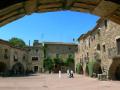 Plaza Jaume I de Monells (Gerona)