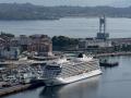 Visita de un crucero al puerto de La Coruña