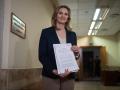 La vicesecretaria de Desarrollo Sostenible del PP, Paloma Martín, posa tras registrar en el Senado la reforma de la Ley del Suelo