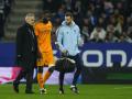 Antonio Rudiger se retira tras caer lesionado durante el encuentro frente al Espanyol