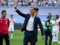 Rafa Nadal, haciendo un saque de honor en el Bernabéu
