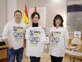 Isabel Díaz Ayuso con miembros de la de la Plataforma de Afectados por la Okupación