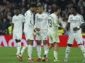 Los jugadores del Real Madrid durante el derbi madrileño