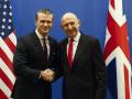 El jefe del Pentágono, Pete Hegseth, con el secretario de Defensa británico, John Healey