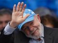 AME7696. RÍO DE JANEIRO (BRASIL), 06/02/2025.- El presidente de Brasil Luiz Inácio Lula da Silva, saluda durante la ceremonia de reapertura del departamento de emergencias del Hospital Federal de Bonsucesso, este jueves en Río de Janeiro (Brasil). Lula participó en la reapertura de la sala de urgencias del Hospital Federal Bonsucesso. Víctima de un incendio y cerrado desde 2020, el espacio cuenta ahora con 50 camas en dos áreas, adultos y pediátrica. EFE/André Coelho