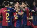 Los jugadores del Barcelona celebran el gol de Lewandowski ante el Rayo