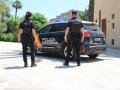 Agentes de la Policía Nacional de Valencia junto a un vehículo oficial

REMITIDA / HANDOUT por JEFATURA
Fotografía remitida a medios de comunicación exclusivamente para ilustrar la noticia a la que hace referencia la imagen, y citando la procedencia de la imagen en la firma
24/2/2025