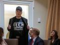 Elon Musk durante la primera reunión de Gabinete de la Administración Trump