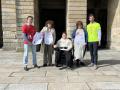 Representantes de la corporación municipal y de la organización de esta prueba deportiva solidaria