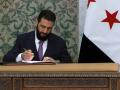 El presidente interino de Siria, Ahmad al-Sharaa, firmó la declaración constitucional del país, que se aplicará durante un período de transición de cinco años, en el palacio presidencial de Damasco