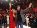 El secretario general del PSOE y presidente del Gobierno, Pedro Sánchez (i), clausura este domingo en Zaragoza el congreso general de su partido en Aragón junto a la nueva secretaria general de esa comunidad autónoma, la ministra de Educación y portavoz del Ejecutivo, Pilar Alegría