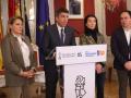 El presidente de la Generalitat Valenciana, Carlos Mazón, en el centro de la imagen