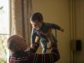 El estudio de Yale concreta que esta relación se da en madres y padres, por lo que podría no estar causada por los cambios cerebrales del embarazo
