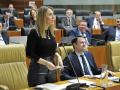 La presidenta de la Junta, María Guardiola, y el consejero de Presidencia, Interior y Diálogo Social, Abel Bautista