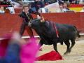 Borja Jiménez, cogido al entrar a matar a su primer toro de este miércoles