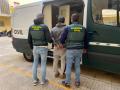 Imagen de archivo de un detenido por la Guardia Civil en Valencia