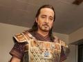 El tenor Alejandro Roy en su camerino del Met, poco antes de cantar 'Aida'