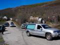Coches fúnebre en la entrada de la mina donde se ha producido el accidente