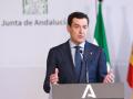 El presidente de la Junta, Juanma Moreno, tras reunirse con los agentes sociales sobre los aranceles