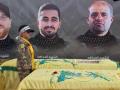 Un niño asiste al funeral de los combatientes de Hezbolá, caídos antes del alto el fuego con Israel
