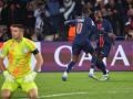 Nuno Mendes celebra el 3-1 del partido de ida de los cuartos de final de la UEFA Champions League entre el Paris Saint-Germain y el Aston Villa